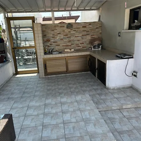 Extremely Comfy With Spacious Private Terrace 10min Walk To The & In Town Holiday home