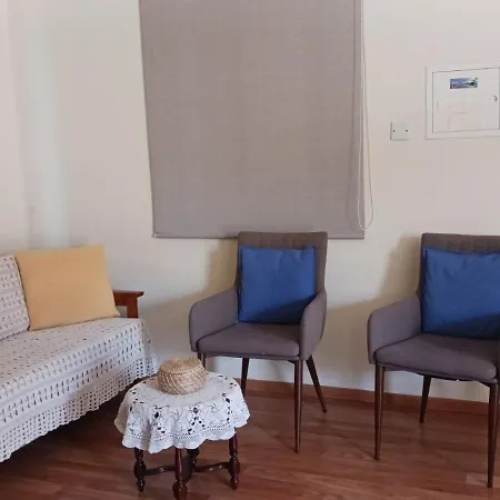 Extremely Comfy With Spacious Private Terrace 10min Walk To The & In Town