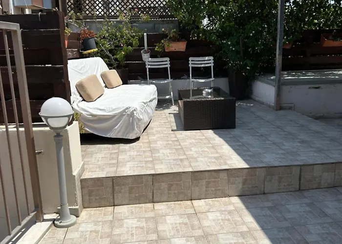 Casa de Férias Extremely Comfy With Spacious Private Terrace 10min Walk To The & In Town