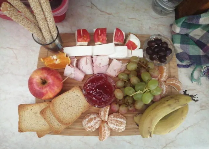 Casa de Férias Extremely Comfy With Spacious Private Terrace 10min Walk To The & In Town *