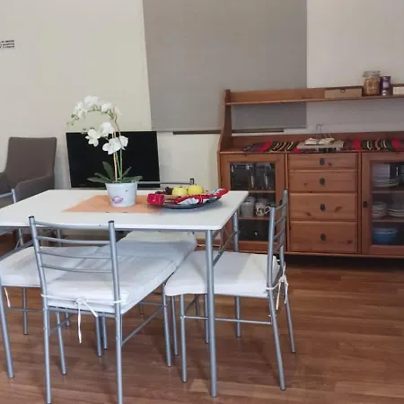 Extremely Comfy With Spacious Private Terrace 10min Walk To The & In Town * Ларнака