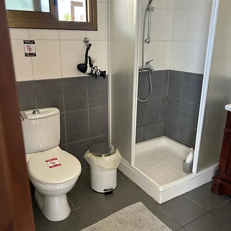 Casa de Férias Extremely Comfy With Spacious Private Terrace 10min Walk To The & In Town *