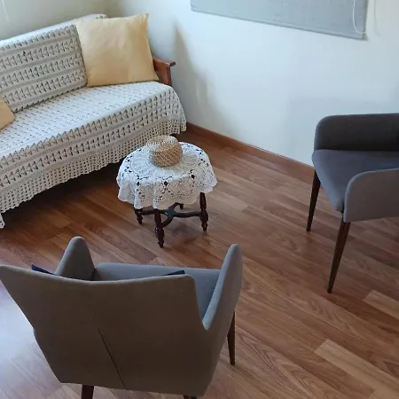 Дом отдыха Extremely Comfy With Spacious Private Terrace 10min Walk To The & In Town *