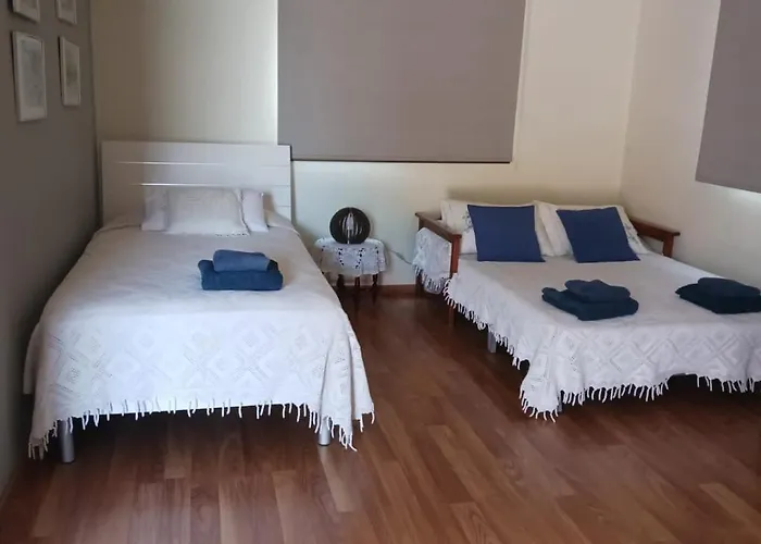 Extremely Comfy With Spacious Private Terrace 10min Walk To The & In Town * Larnaka