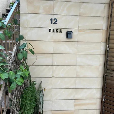بيت للعطل Extremely Comfy With Spacious Private Terrace 10min Walk To The & In Town لارنكا
